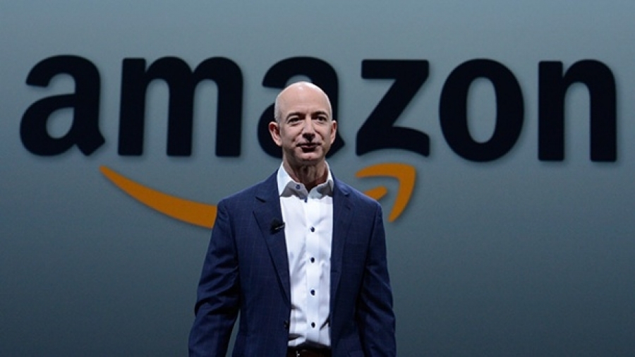 Προειδοποίηση Jeff Bezos για επικείμενη ύφεση: «Κρατηθείτε καλά»