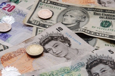 Βρετανική λίρα: Υποχωρεί στο χαμηλότερο επίπεδο έναντι του δολαρίου από το 1985