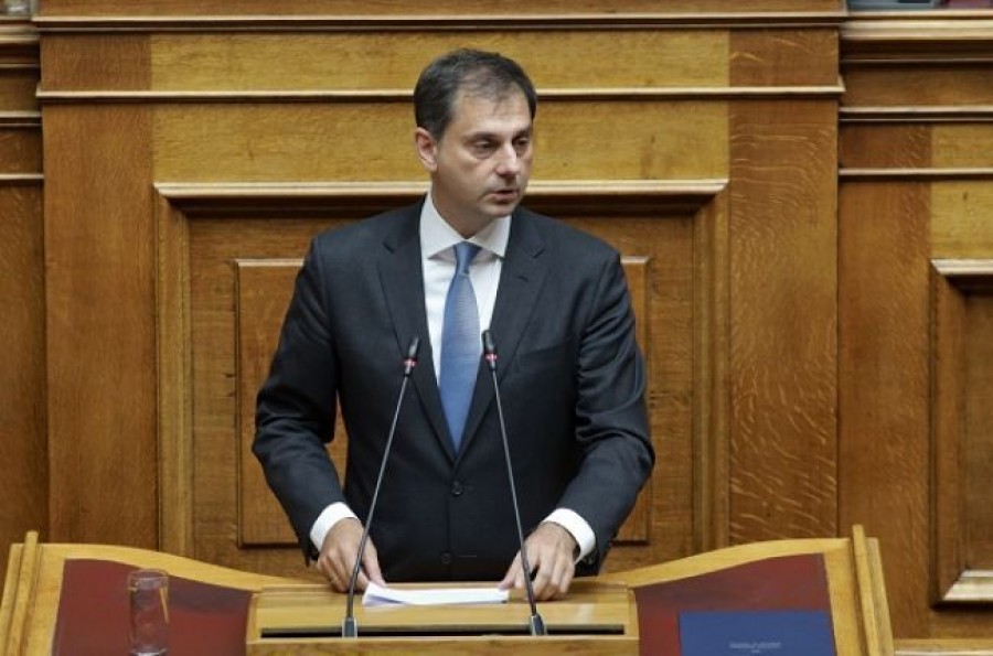 Θεοχάρης: Ανοιχτό το ενδεχόμενο παράτασης της τουριστικής σεζόν