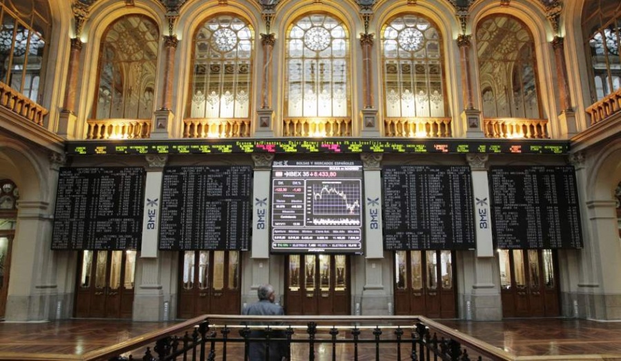 Μεικτά πρόσημα στις ευρωαγορές - Στο «κόκκινο» Ιταλία - Ισπανία, απώλειες -1,75% για IBEX 35 και -1,43% για FTSE MIB