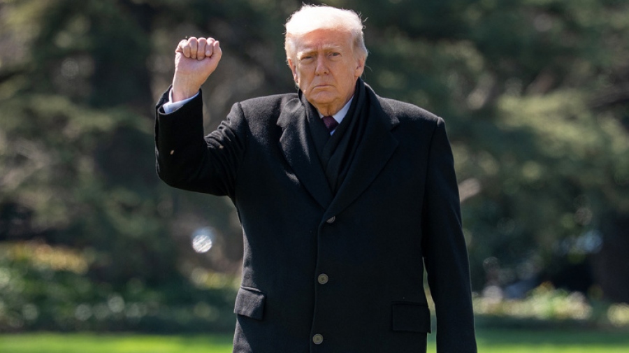 Σάλος στις ΗΠΑ - Εκδίδεται χρυσό νόμισμα με την εικόνα του Trump (photo)