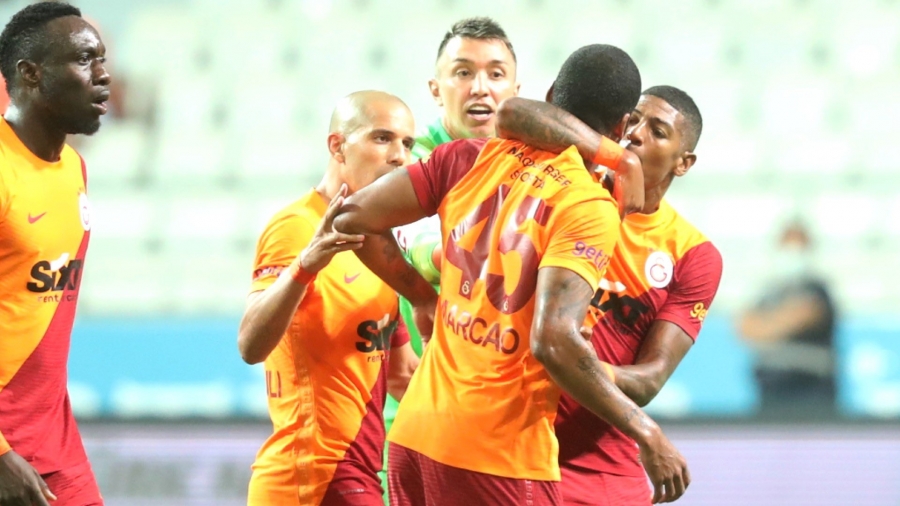 Γαλατάσαραϊ: «Έφαγε» 8 αγωνιστικές ο Μαρκάο! (video)