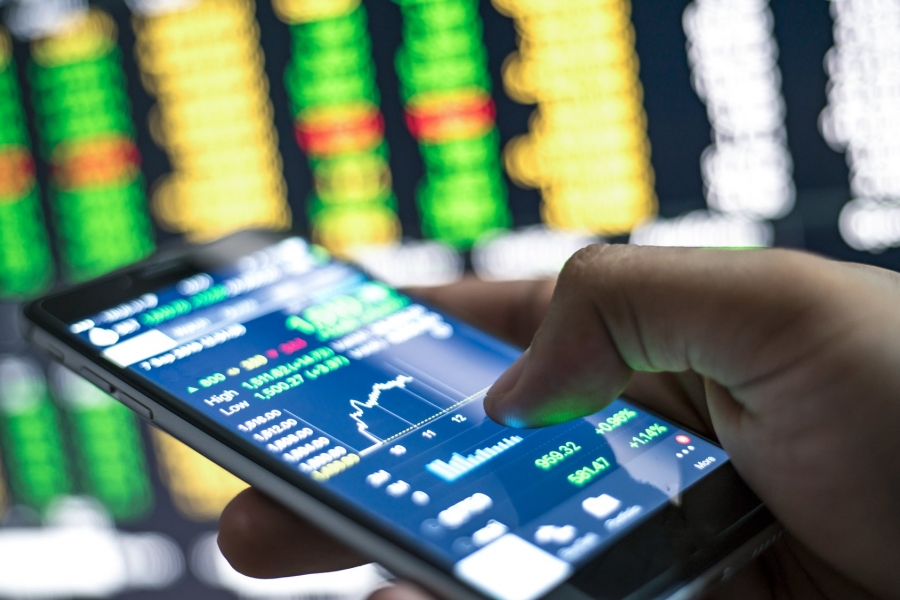 Λίγο μετά το άνοιγμα του ΧΑ – Με επιλεκτικές τοποθετήσεις ακολουθεί τις αγορές της Ευρώπης