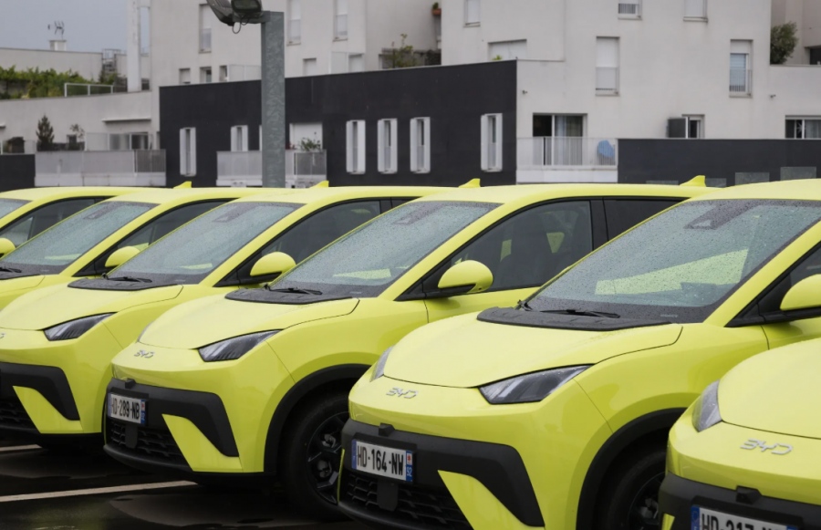 Ηλεκτροκίνητα ΙΧ: Επέλαση της BYD στην Ευρώπη με 1η θέση και +169% στις πωλήσεις στον Απρίλιο – Πανωλεθρία Tesla (-49%)