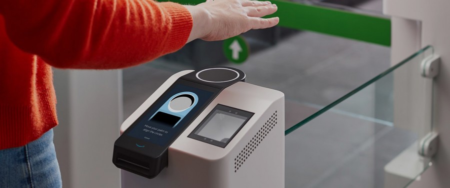 Anέπαφες συναλλαγές μόνο με την παλάμη, χάρη στη νέα συσκευή Amazon One