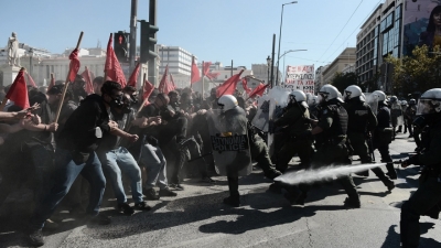 Επεισόδια με χημικά στο πανεκπαιδευτικό συλλαλητήριο στα Προπύλαια