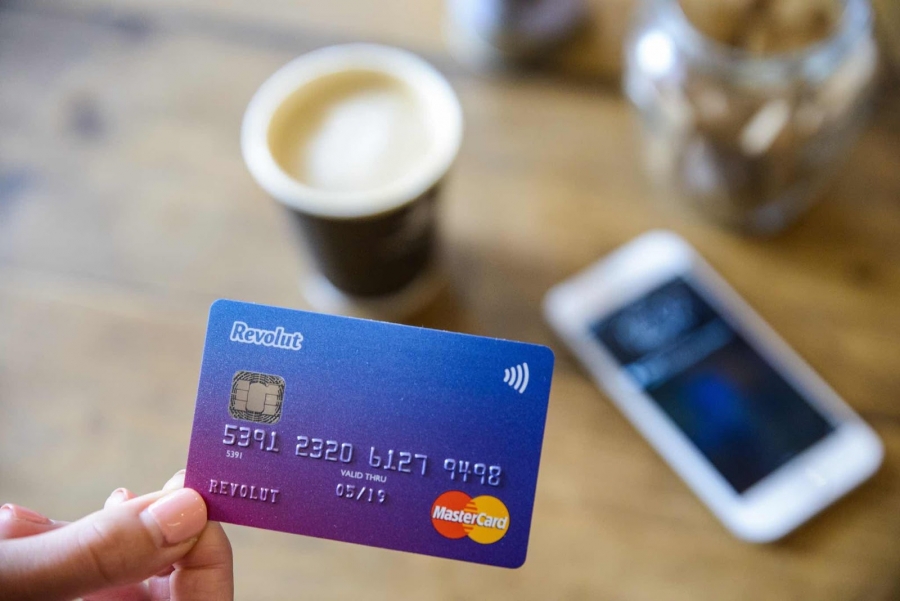 Βρετανία: Η Revolut υπέβαλε αίτημα για πλήρη τραπεζική άδεια