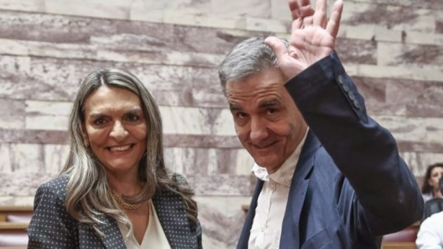 Βουλή: Ανακοινώθηκε στην Ολομέλεια η διαγραφή Πέρκα και Τσακαλώτου από την Κοινοβουλευτική Ομάδα του ΣΥΡΙΖΑ