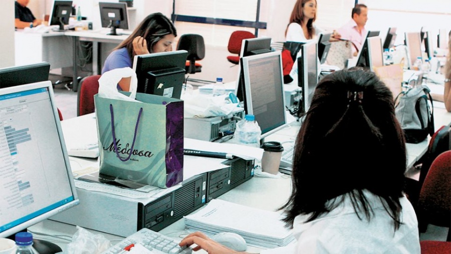 Σχέδια για δικαίωμα αδείας σε συμβασιούχους και 34.000 προσλήψεις στο Δημόσιο