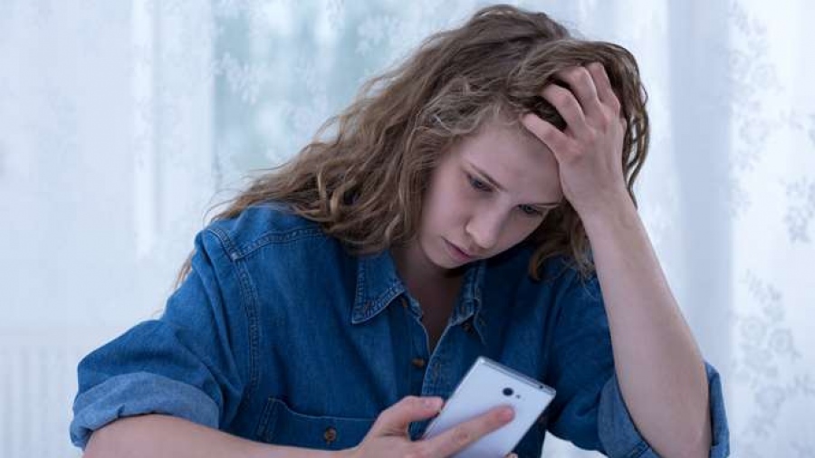 Ο ψηφιακός εθισμός καλπάζει - 14χρονη μαθήτρια αυτοκτόνησε επειδή οι γονείς της... πήραν το smartphone της