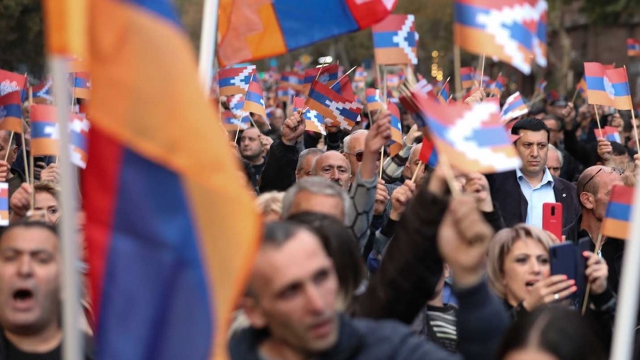 Πολιτική κρίση και αντικυβερνητικές διαδηλώσεις στην Αρμενία - Καλούν σε άμεση παραίτηση του πρωθυπουργού Pashinyan