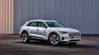 Audi E-Tron 50: Μικρότερη μπαταρία, λιγότερη αυτονομία, χαμηλότερη τιμή