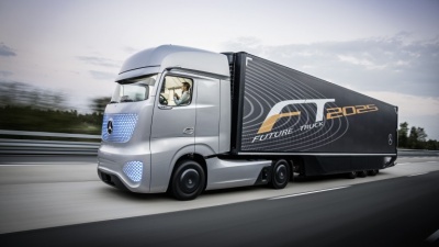 Daimler: Θα επενδύσει 2,6 δισ ευρώ μέχρι το 2019 για την ανάπτυξη ηλεκτρικών βαρέων φορτηγών