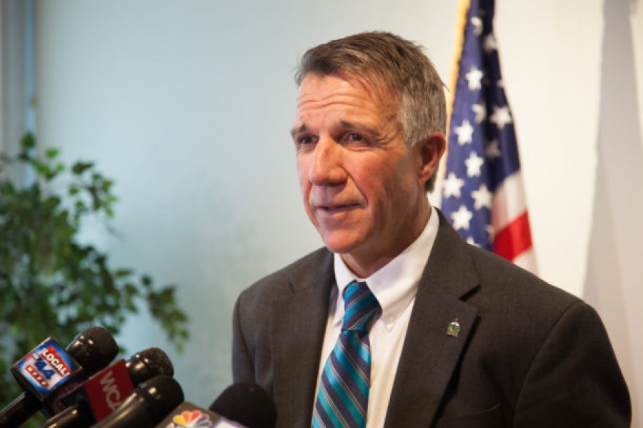 Εκλογές ΗΠΑ: Ο Ρεπουμπλικανός κυβερνήτης του Βερμόντ ψήφισε τον J. Biden