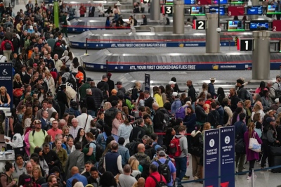 Πράκτορες του ICE στα αεροδρόμια  στις 23/3  εάν δεν περάσει η χρηματοδότηση των υπηρεσιών ασφάλειας από το Κογκρέσο