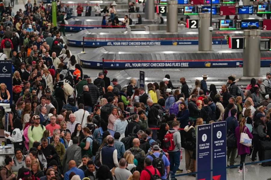 Πράκτορες του ICE στα αεροδρόμια  στις 23/3  εάν δεν περάσει η χρηματοδότηση των υπηρεσιών ασφάλειας από το Κογκρέσο