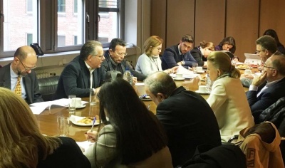 Συνάντηση Κουμουτσάκου με Έλληνες Ευρωβουλευτές για τις εξελίξεις στο μεταναστευτικό