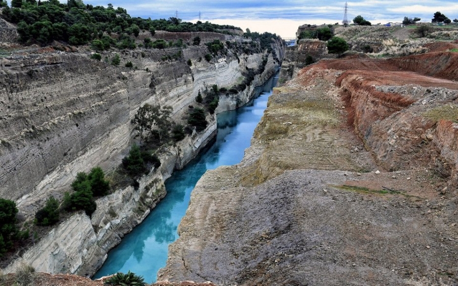 Πέντε μέρες κλειστή λόγω κατολίσθησης η Διώρυγα της Κορίνθου