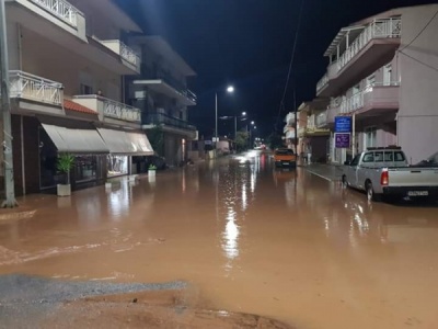 Δραματική η κατάσταση στη Θάσο λόγω της συνεχιζόμενης βροχόπτωσης