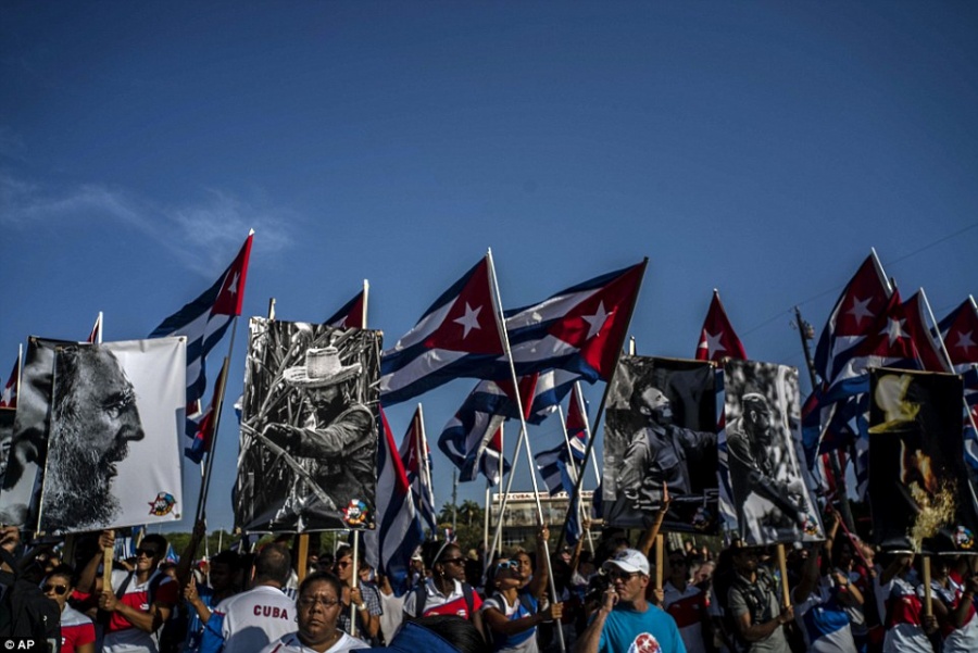 Νέα εποχή για την Κούβα – Κλείνει το κεφάλαιο των Castro – Η Βουλή αναζητά το διάδοχο νέο πρόεδρο