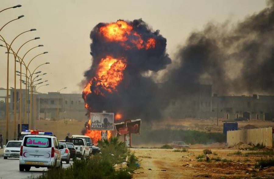 Χάος στη Λιβύη - Δεκάδες νεκροί και τραυματίες - Πιθανή «αιματηρή μάχη» στην πρωτεύουσα - Ανησυχία από ΟΗΕ, ΕΕ και ΝΑΤΟ