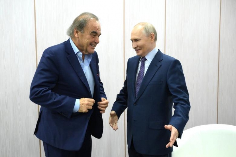 Τι συζήτησε ο Putin με τον Oliver Stone – Κατά της δυτικής προπαγάνδας ο Αμερικανός σκηνοθέτης