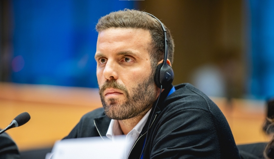 Απαράδεκτος: Άρον - άρον το έσκασε μέσω Γερμανίας ο... νταής Νίκος Παππάς - Η ΕΕ που έγινε ρινγκ, οι μπουνιές και το αυτόφωρο