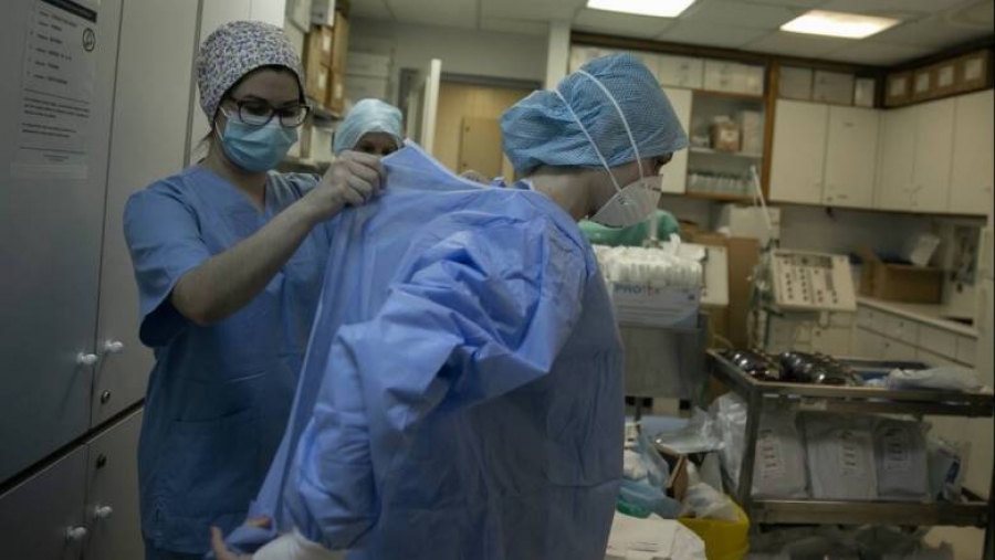 Κορωνοϊός: 907 νέα κρούσματα και ακόμα 30 θάνατοι – Στους 497 οι διασωληνωμένοι