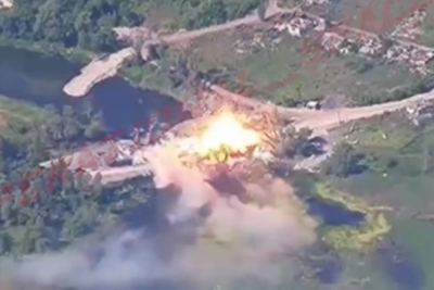 Αεροπορική επιδρομή των Ρώσων με βόμβες FAB, κατέστρεψε γέφυρα στην περιοχή Kupyansk-Uzlovoy