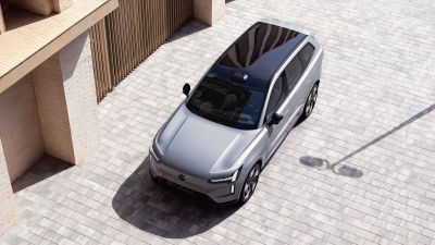 Volvo EX90: Αναβάθμιση στα 800V