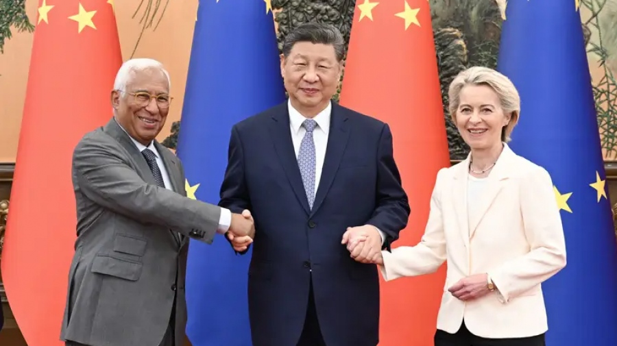Καμπανάκι από την Bild: Οι σχέσεις Κίνας-ΕΕ είναι ψυχρές - Ο Xi Jinping με το ζόρι συνάντησε von der Leyen και Costa