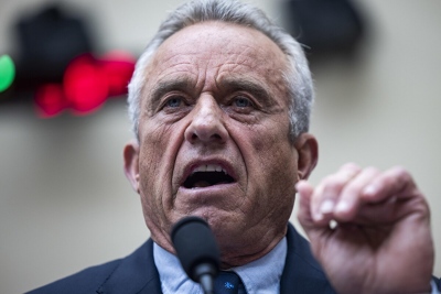 ΗΠΑ: Ο Kennedy διέσυρε τους Δημοκρατικούς για τα εμβόλια – «Τα παίρνετε από τις φαρμακευτικές»