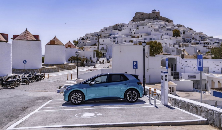 Πού θα φορτίσεις το EV σου όταν βγεις από το καράβι;