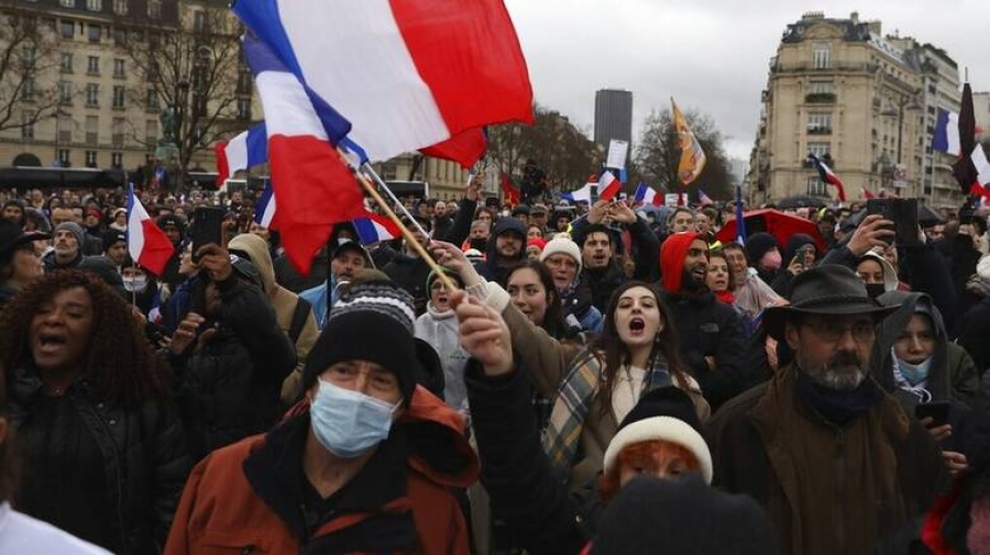 Γαλλία: Δεν σταματούν οι διαδηλώσεις για το συνταξιοδοτικό – Νέα απεργία στις 23 Μαρτίου