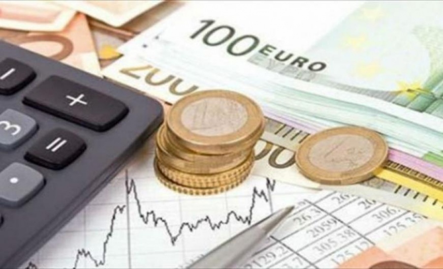 Αυξημένες ασφαλιστικές εισφορές για τους ελεύθερουςς επαγγελματίες με χαμηλά εισοδήματα