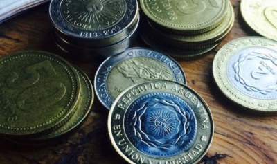 Αργεντινή: Κραχ στο peso - «Βουτιά» -4,5% σε ιστορικό χαμηλό έναντι του δολαρίου