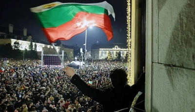Earthquake in Bulgaria against the euro - Prime minister collapses under massive protests
