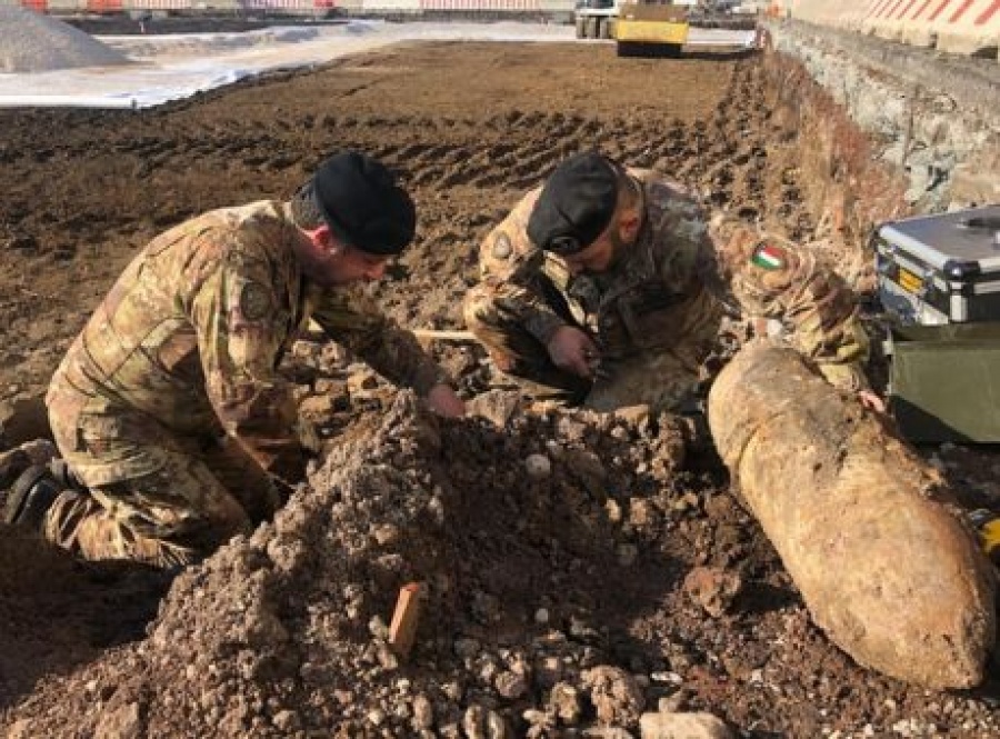 Ιταλία: Απομακρύνθηκαν 54.000 κάτοικοι από το Μπρίντιζι για την εξουδετέρωση βόμβας του Β’ ΠΠ