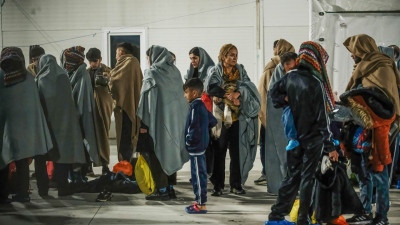 Δεν θα δούμε καμία πορεία στην Αθήνα; Κατά κύματα οι απελάσεις Αφγανών από το Ιράν – Σκληρό pogrom, τους πετούν στο Πακιστάν