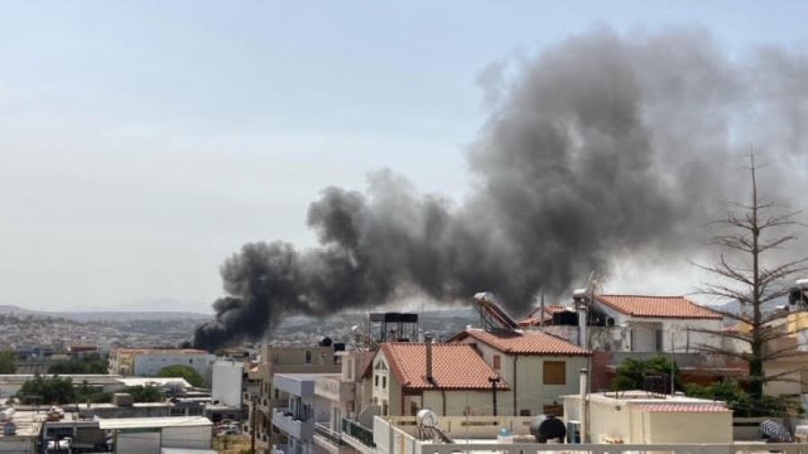 Ηράκλειο Κρήτης: Μεγάλη επιχείρηση της πυροσβεστικής με εναέρια και επίγεια μέσα