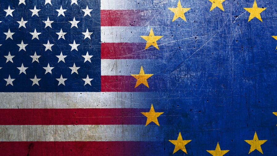 Η ΕΕ ενέδωσε στις πιέσεις των ΗΠΑ - «Πάγος» στα σχέδια για τον ψηφιακό φόρο