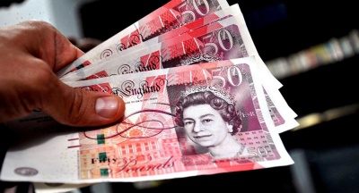Βρετανία: Ανακάμπτει η στερλίνα, πάνω από τα 1,28 δολ.