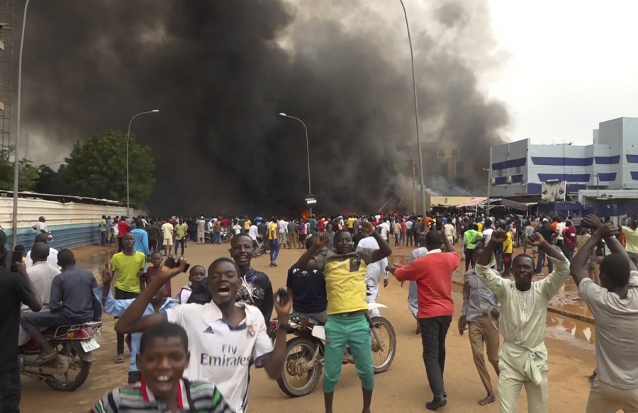 Αφρικανικό τελεσίγραφο στους πραξικοπηματίες του Νίγηρα: Να επανέλθει ο πρόεδρος Bazoum