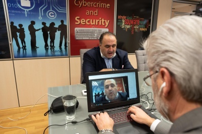 Στα «ψηφιακά θρανία» οι γονείς για την προστασία των παιδιών τους - Στις 3.950 οι αιτήσεις συμμετοχής στο φετινό πρόγραμμα