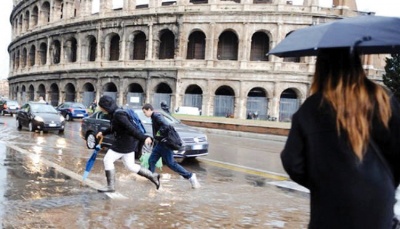Τρεις νεκροί στην Ιταλία από τις καταιγίδες και τις σφοδρές βροχοπτώσεις