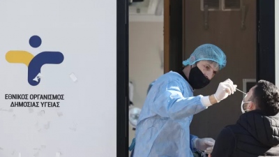 ΕΟΔΥ: 8 νεκροί από κορωνοϊό και ένας από γρίπη την τελευταία εβδομάδα