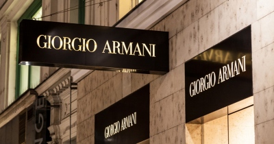 Ιταλία: Υπό δικαστική διαχείριση o οίκος Giorgio Armani - Τι συνέβη με παράνομους μετανάστες