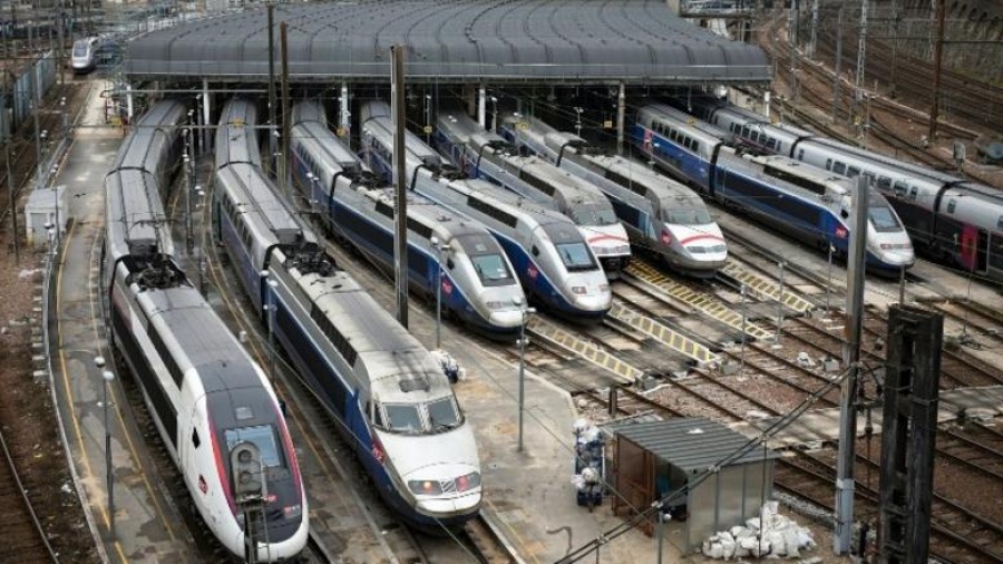 Τεράστιο το πλήγμα στο Γαλλικό τουρισμό από τις συνεχιζόμενες απεργίες στους σιδηροδρόμους για 5η εβδομάδα