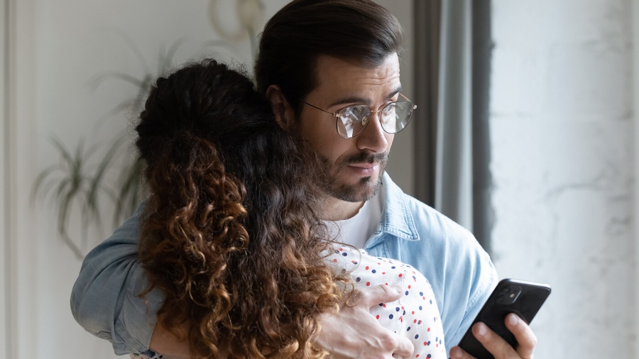 Η επιστήμη μίλησε - Οι άνδρες είναι πιο επιρρεπείς στην απιστία όταν είναι... στρεσαρισμένοι