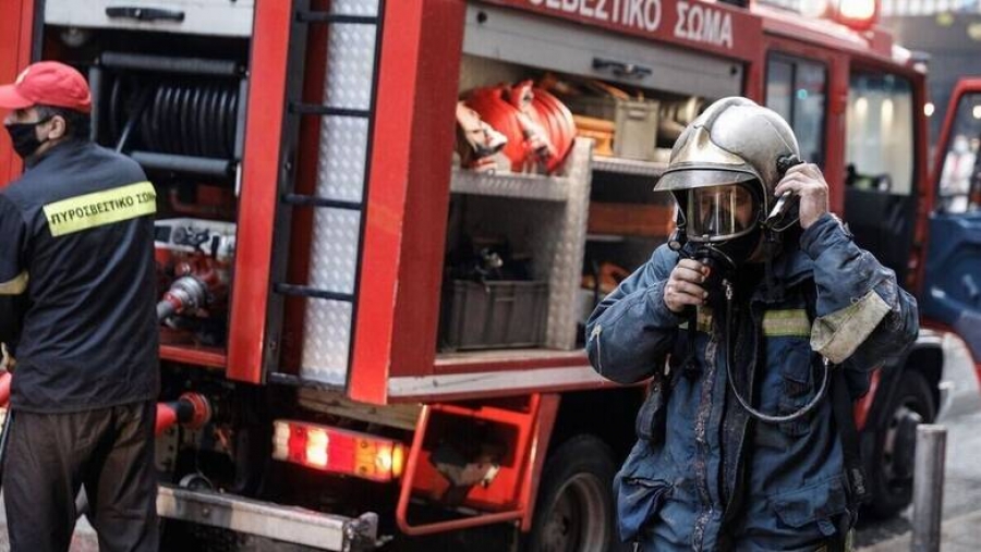 Αναστάτωση στην Καλλιθέα από πυρκαγιά σε διαμέρισμα πολυκατοικίας